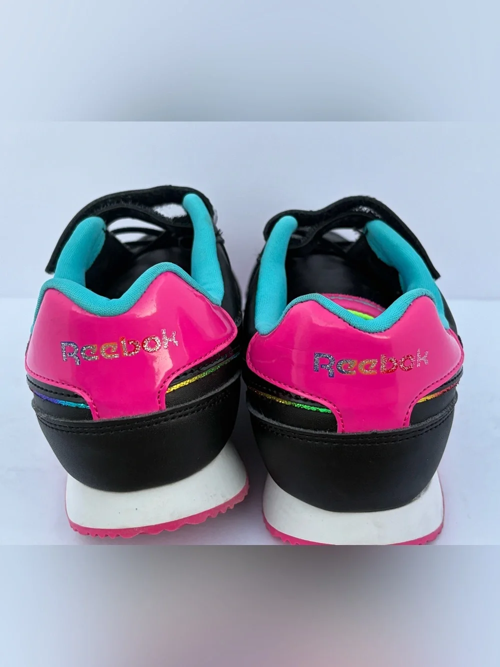 Reebok - Picture 2 of 4